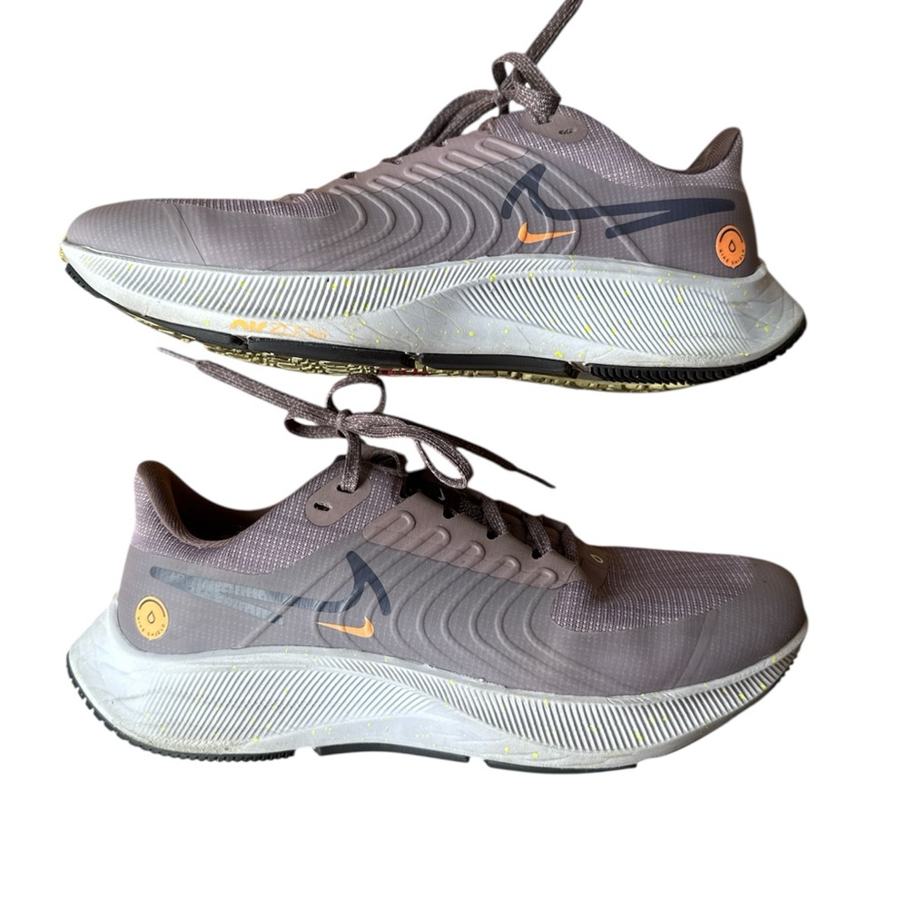 Nike Air Zoom Pegasus 38 Shield Running Shoes Sneakers Woman Size 8 Purple Smoke